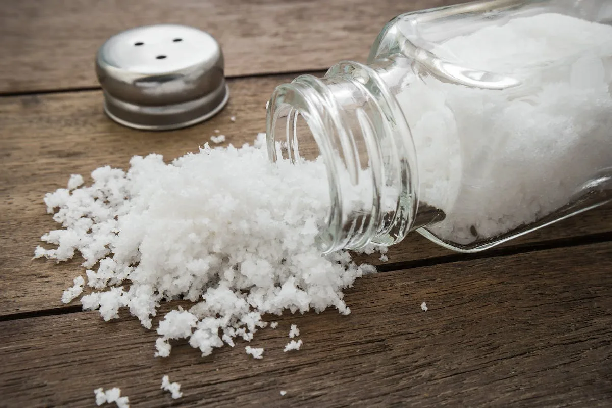Alt-i-én Vasketabs til Opvaskemaskinen: Skal Du Tilføje Salt?