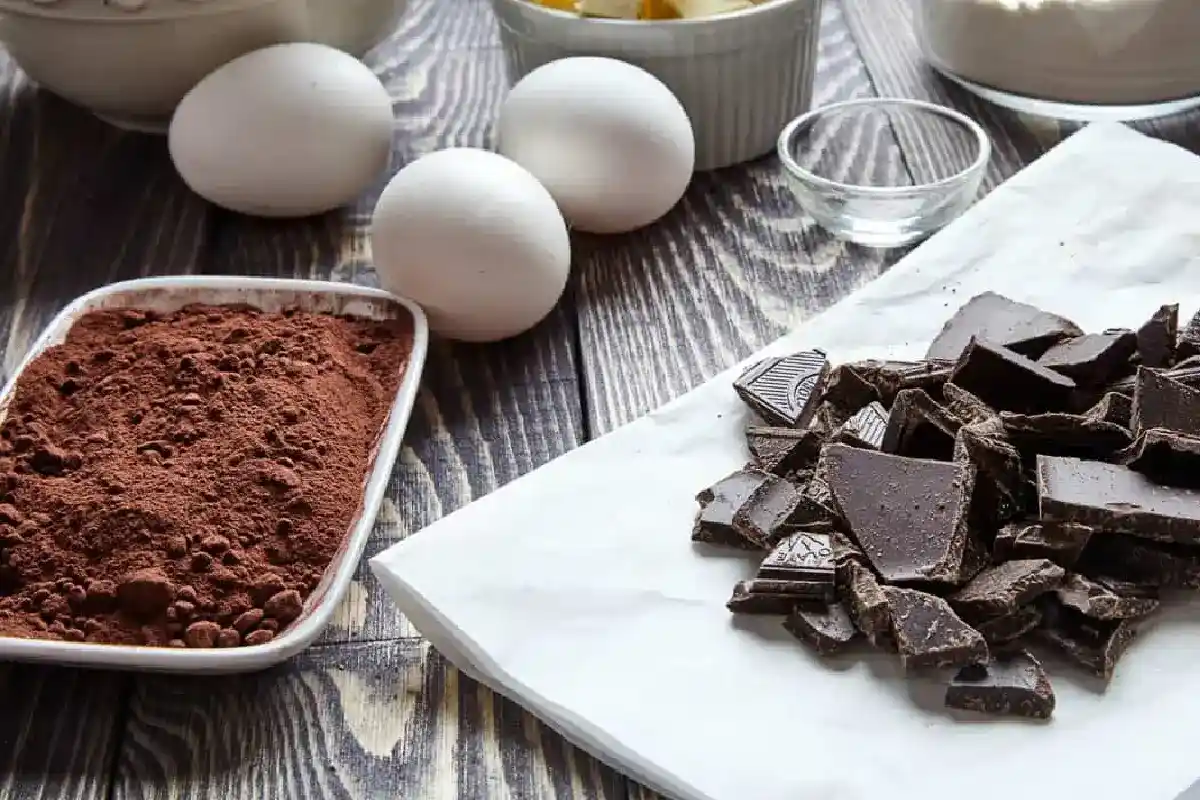 Lav en Lækker Chokoladekage Uden Mel med Kun 6 Ingredienser!