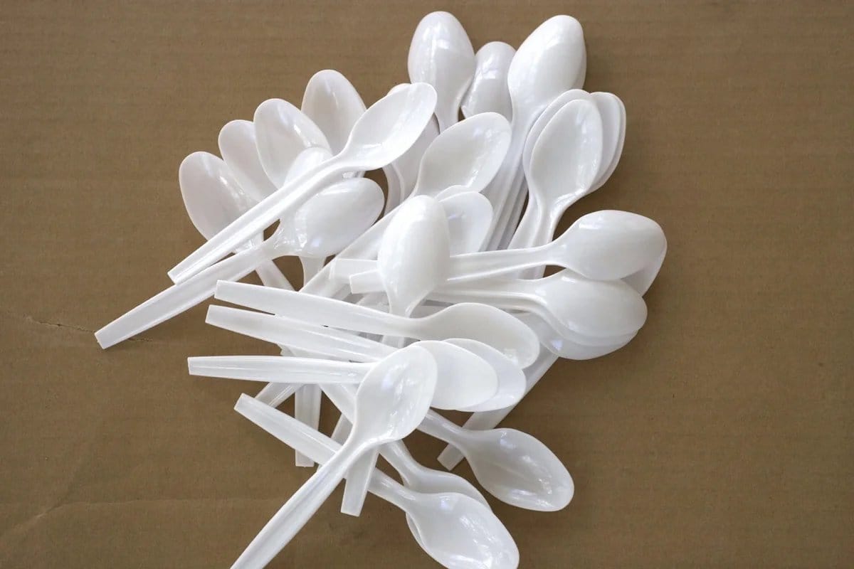 DIY Lysestage Plastik: Genbrug Skeer til Smuk Køkkenindretning!