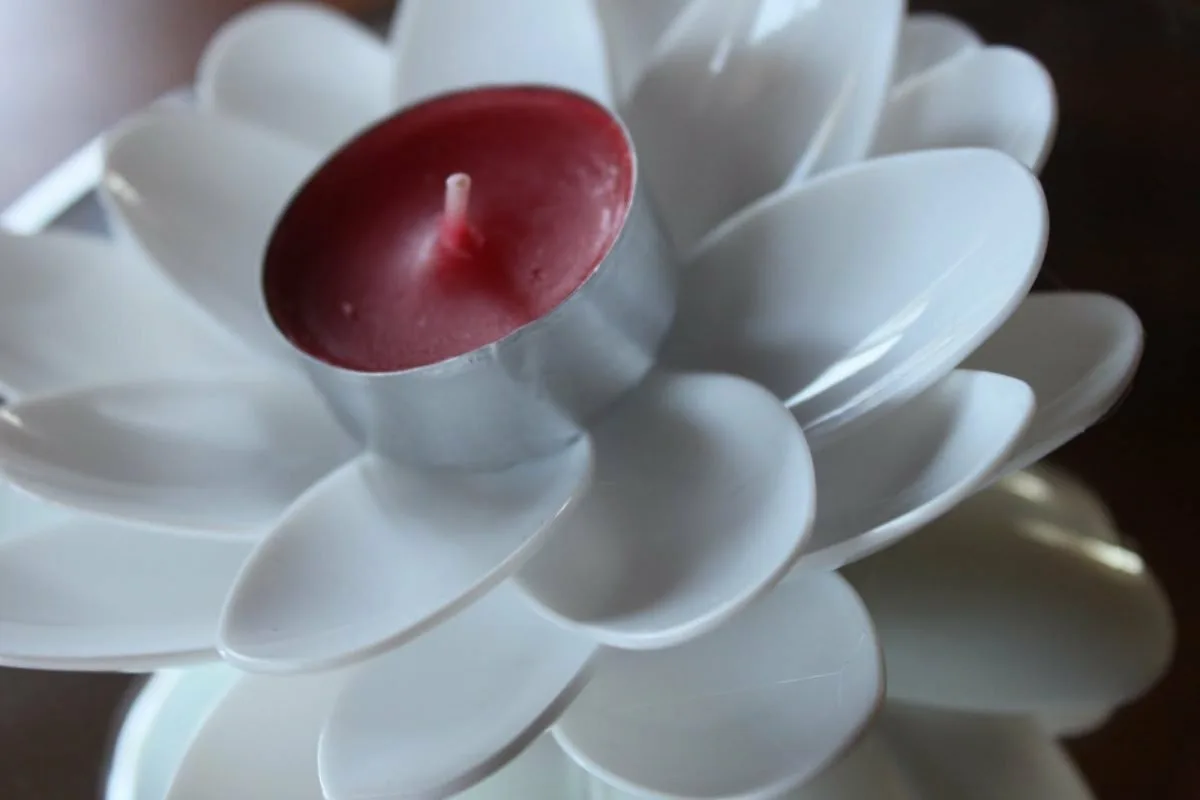 DIY Lysestage Plastik: Genbrug Skeer til Smuk Køkkenindretning!