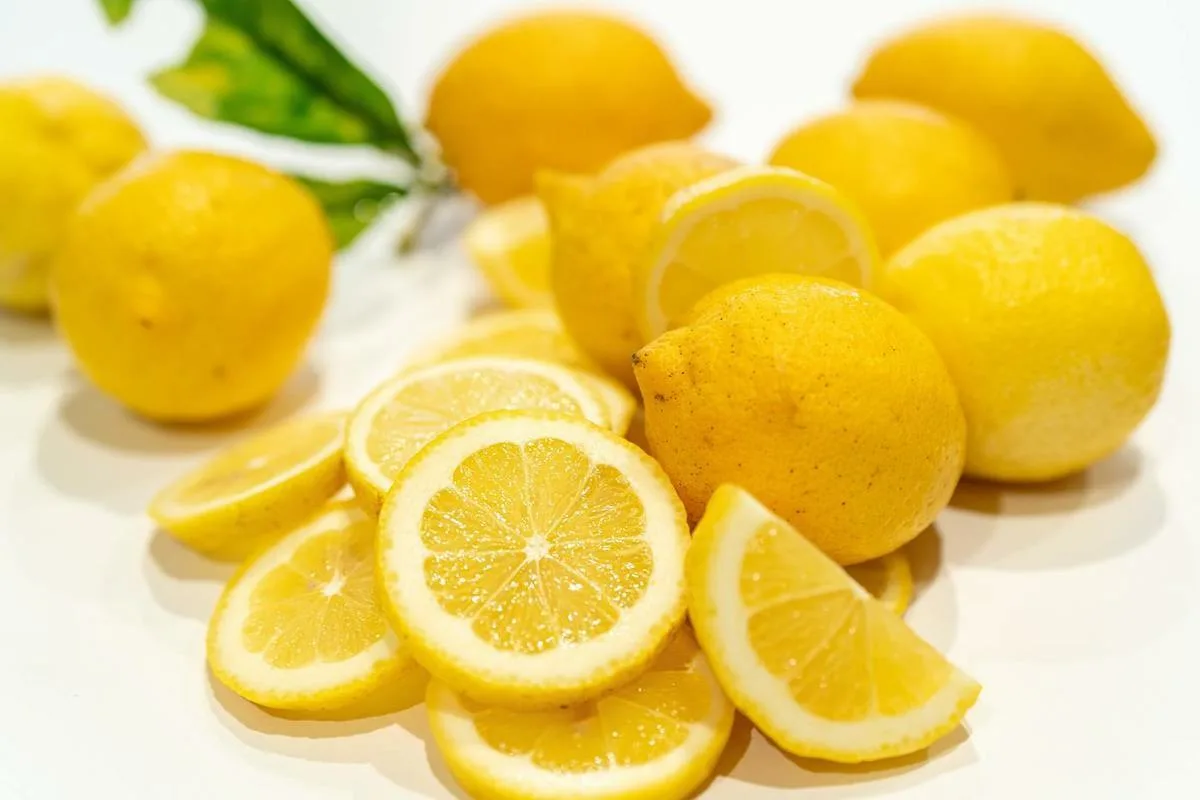 Ét Citron – Og Dit Badeværelse Skinner Uden Kemi