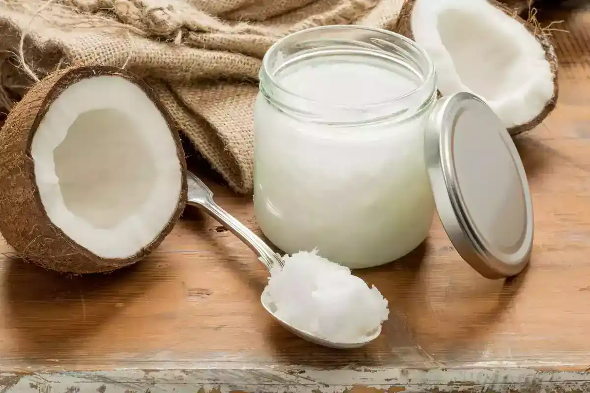 Glatte Krøllet Hår: Tre Naturlige Ingredienser til Silkeblødt Hår