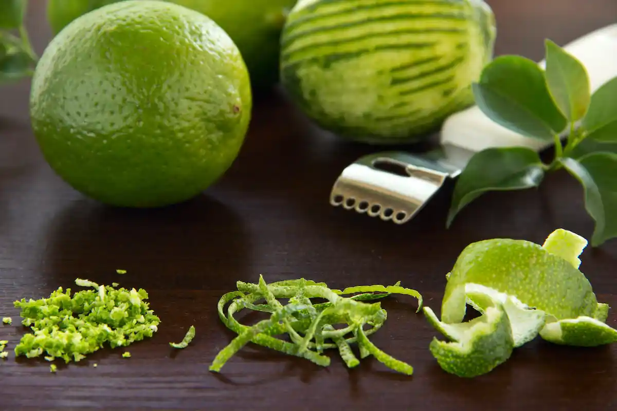 Lav en Hjemmelavet Duftspray med Kokos og Lime – Nemt og Naturligt!