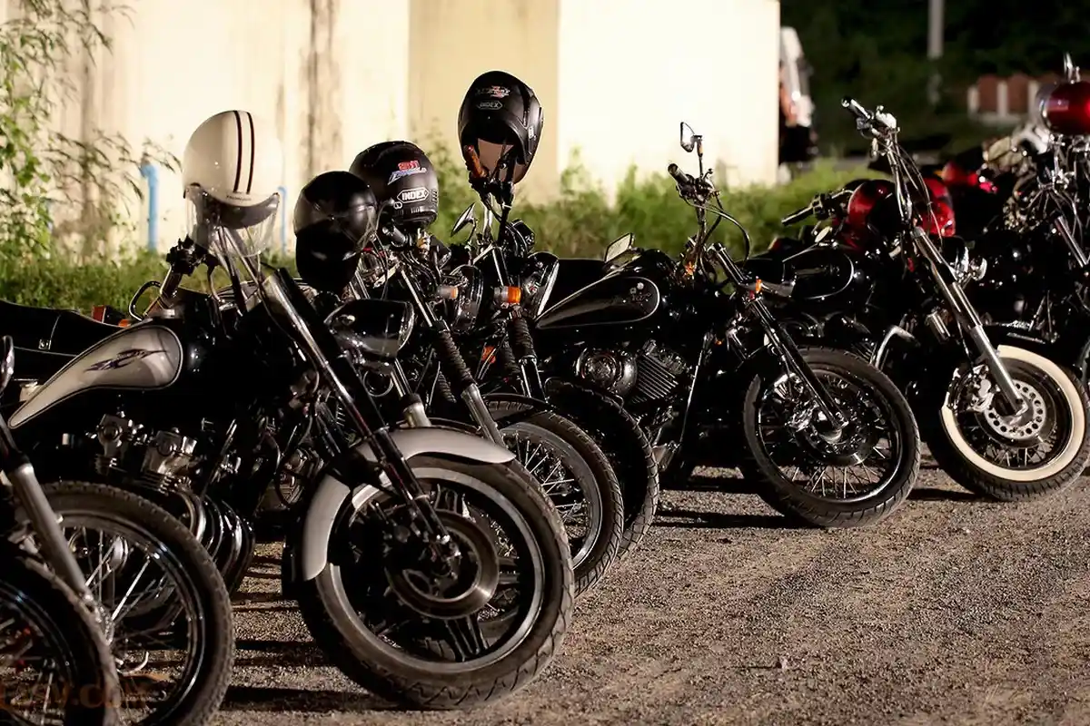 Sort Motorcykel: Hvorfor Dette Farvevalg Regerer Vejene!