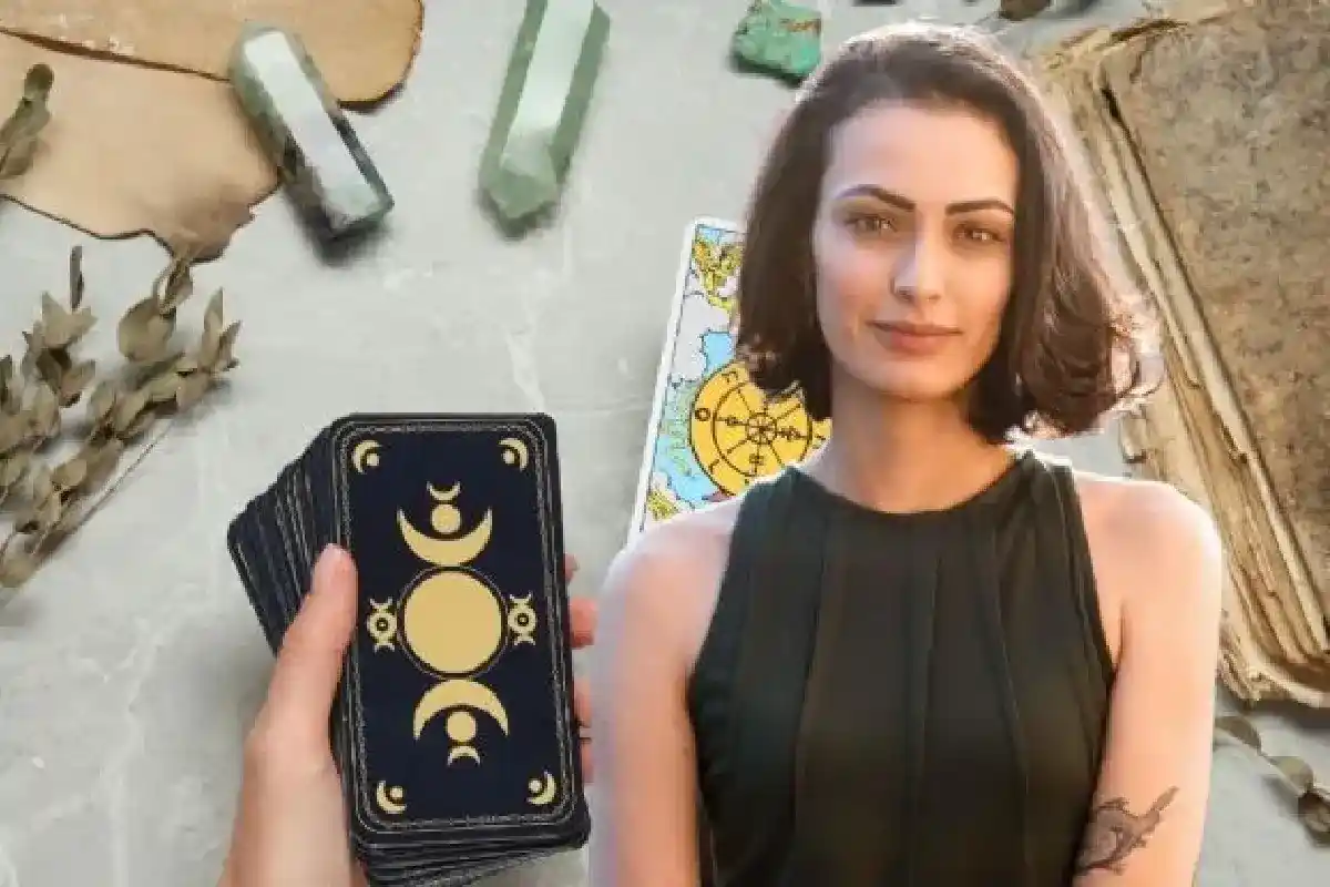 Tarotforudsigelser for August: Kærlighed, Sundhed og Arbejde fra 5. til 11.