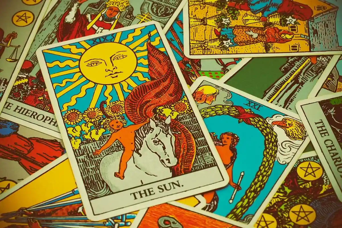 Tarotforudsigelser for August: Kærlighed, Sundhed og Arbejde fra 5. til 11.